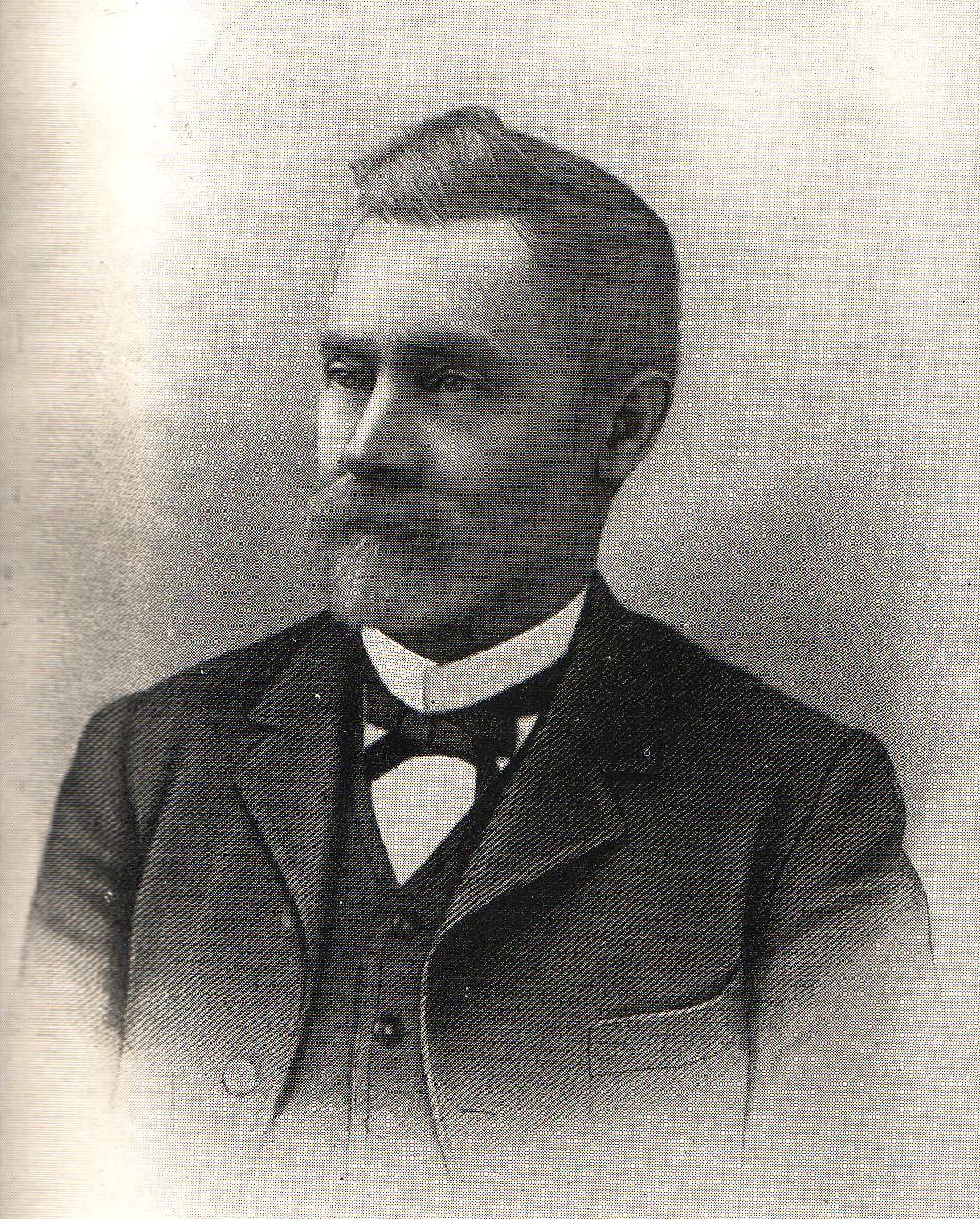 George Adair foto