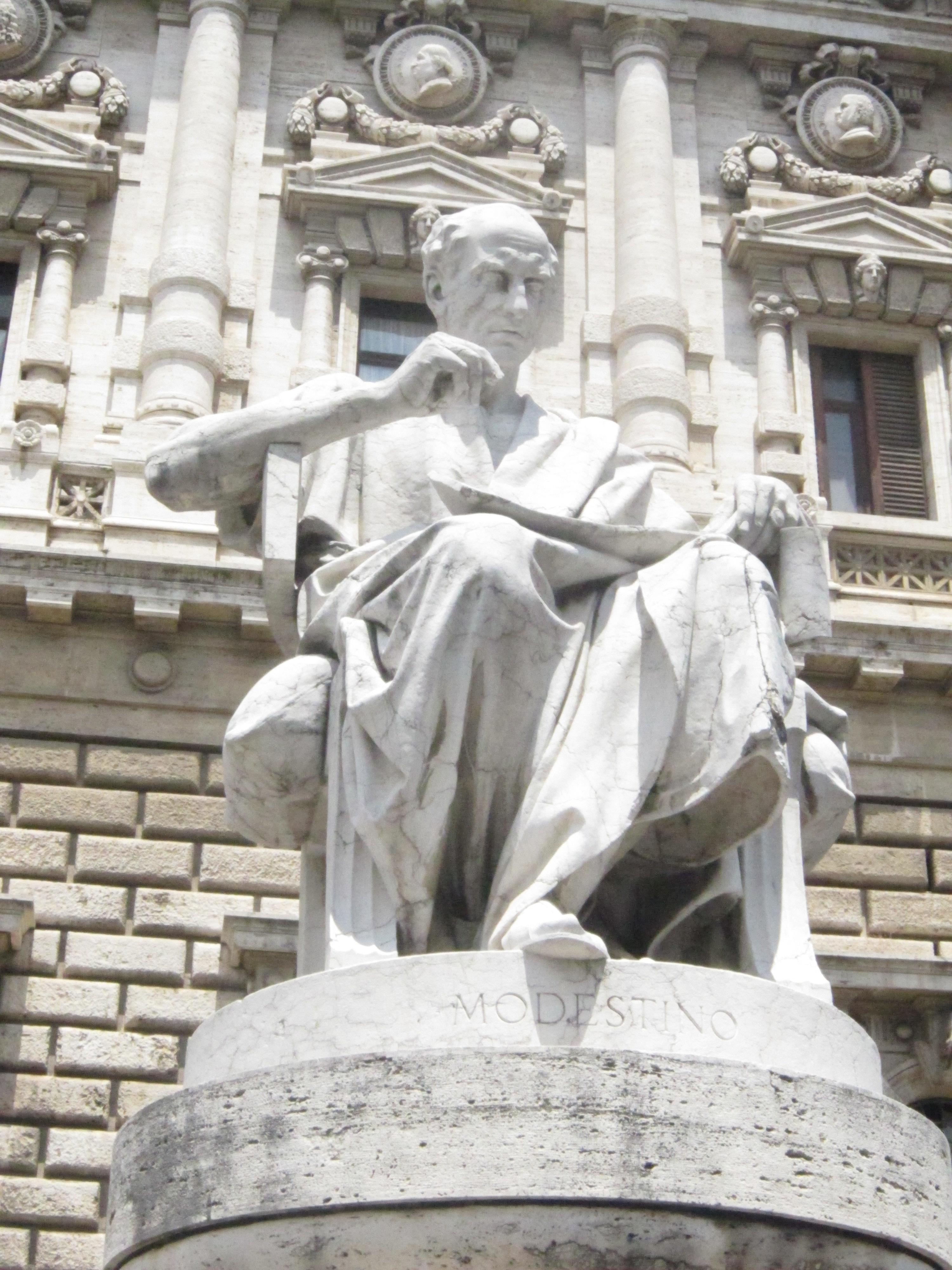 Herennius Modestinus foto