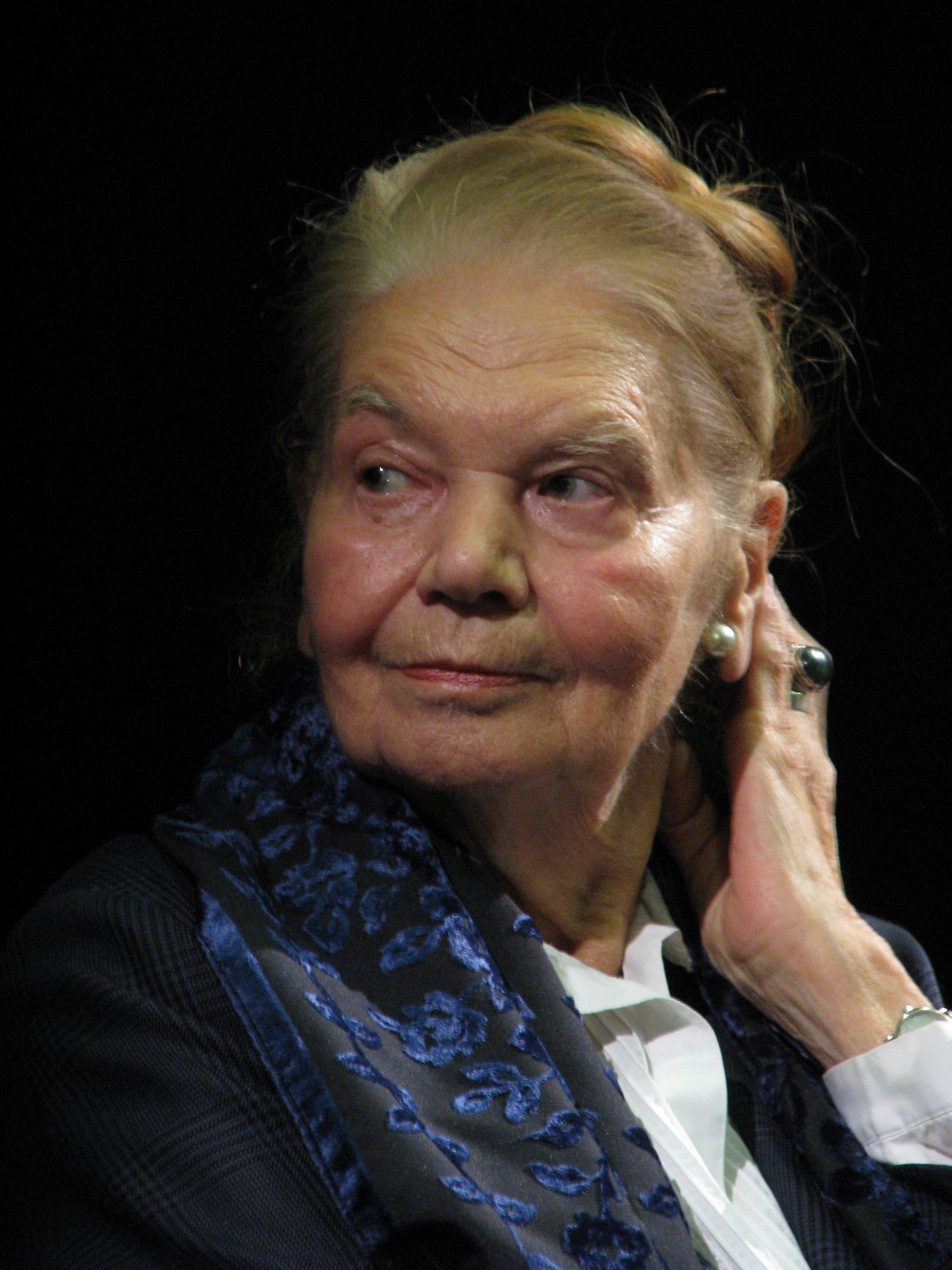 Julia Hartwigová foto