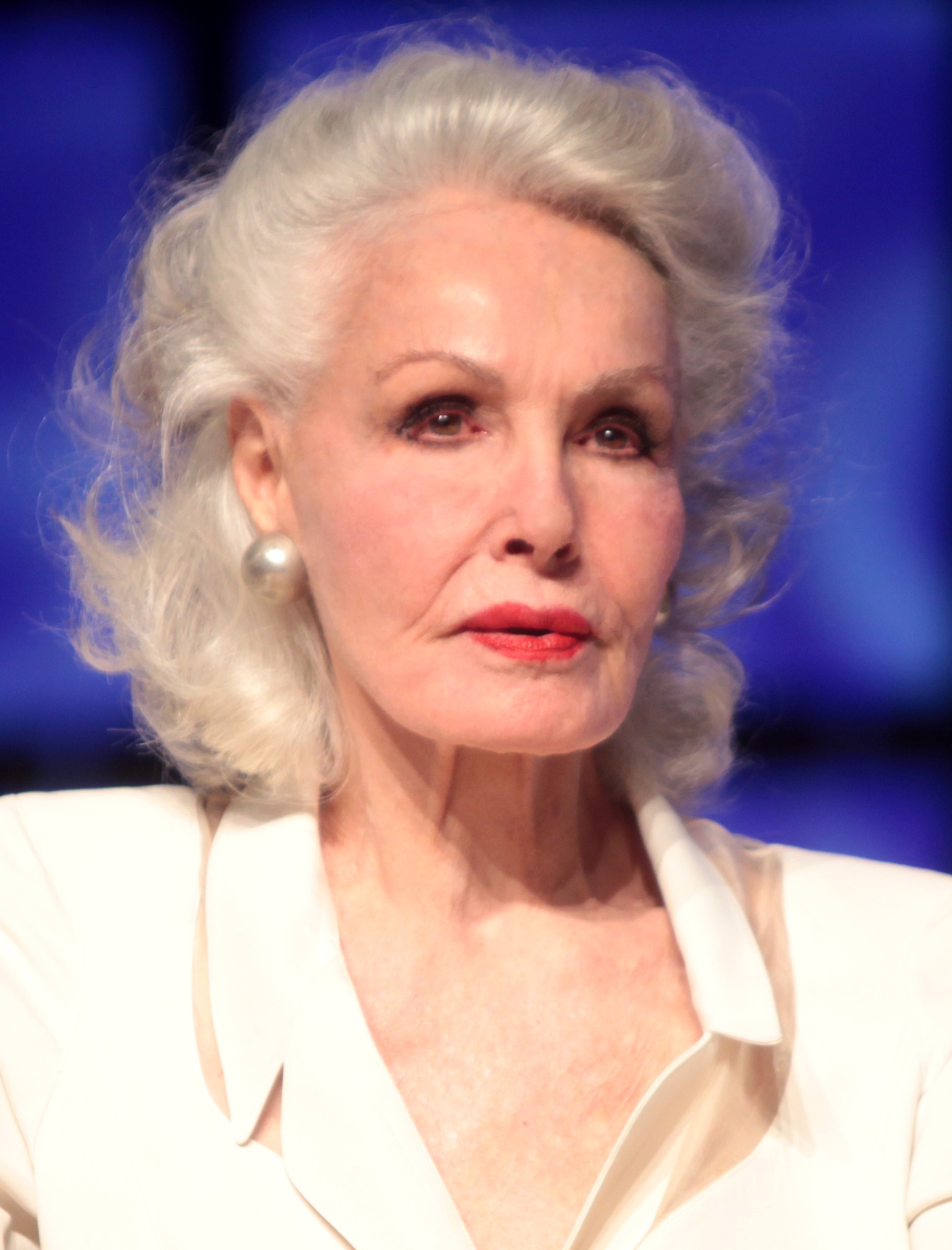 Julie Newmar foto