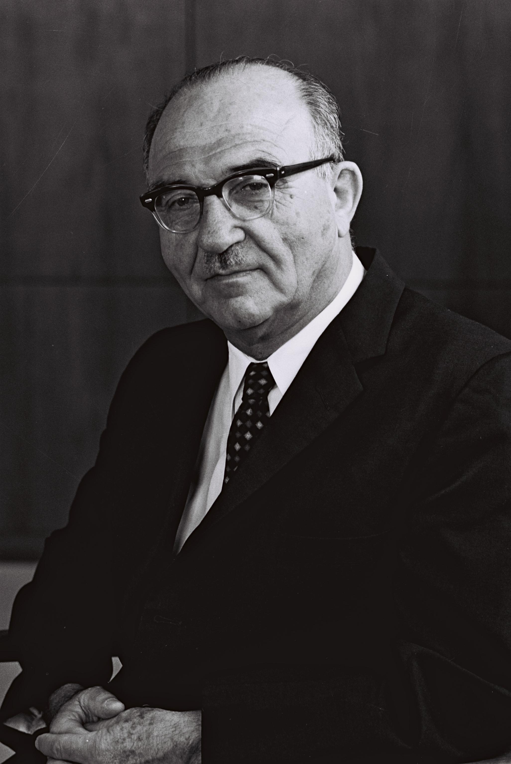 Levi Eškol foto